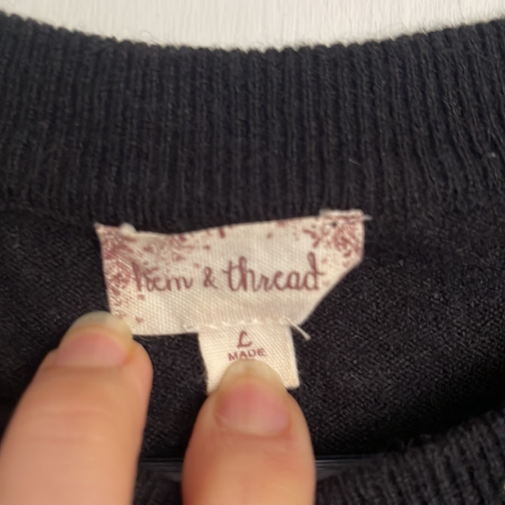Hem & Thread Color Block Pullover Sweater - Picture 2 of 4